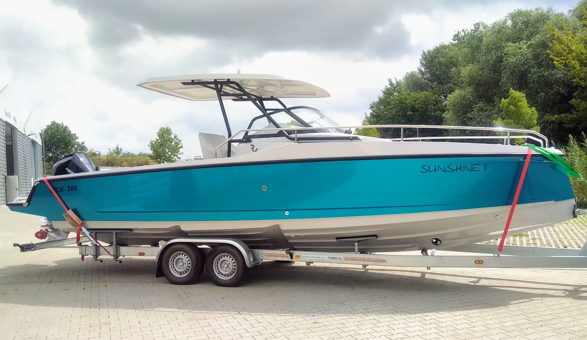 Ryck 280 Bootsfolierung Seitenansicht – Türkise Rumpffolierung Marina Havelauen Deutschland