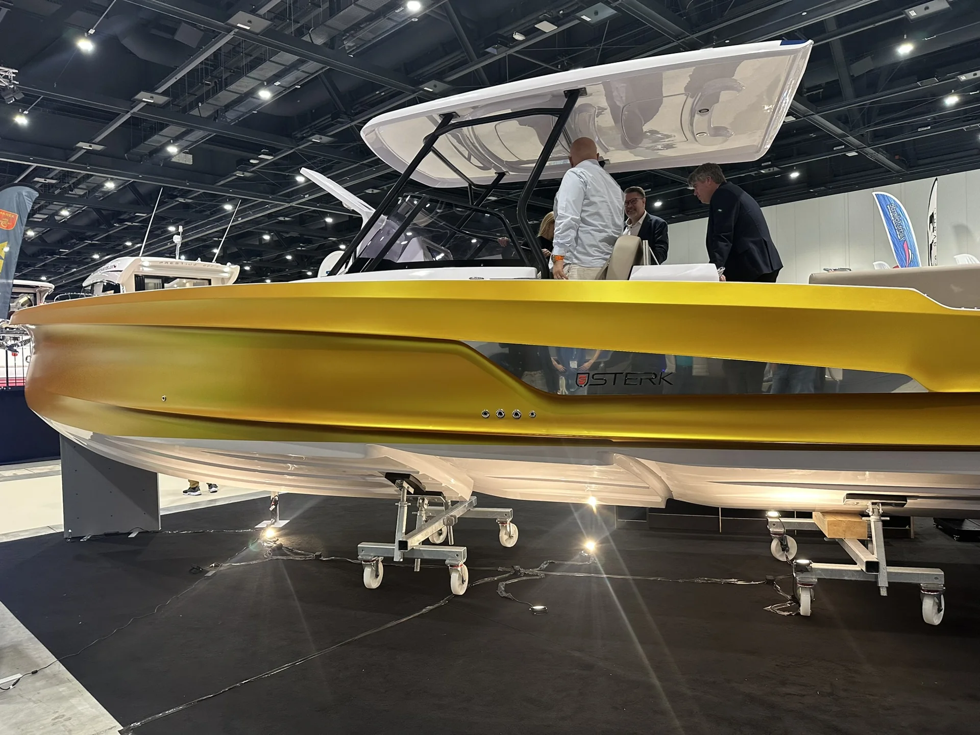 Yellow motorboat – exhibition view – Yacht-Folie project gallery