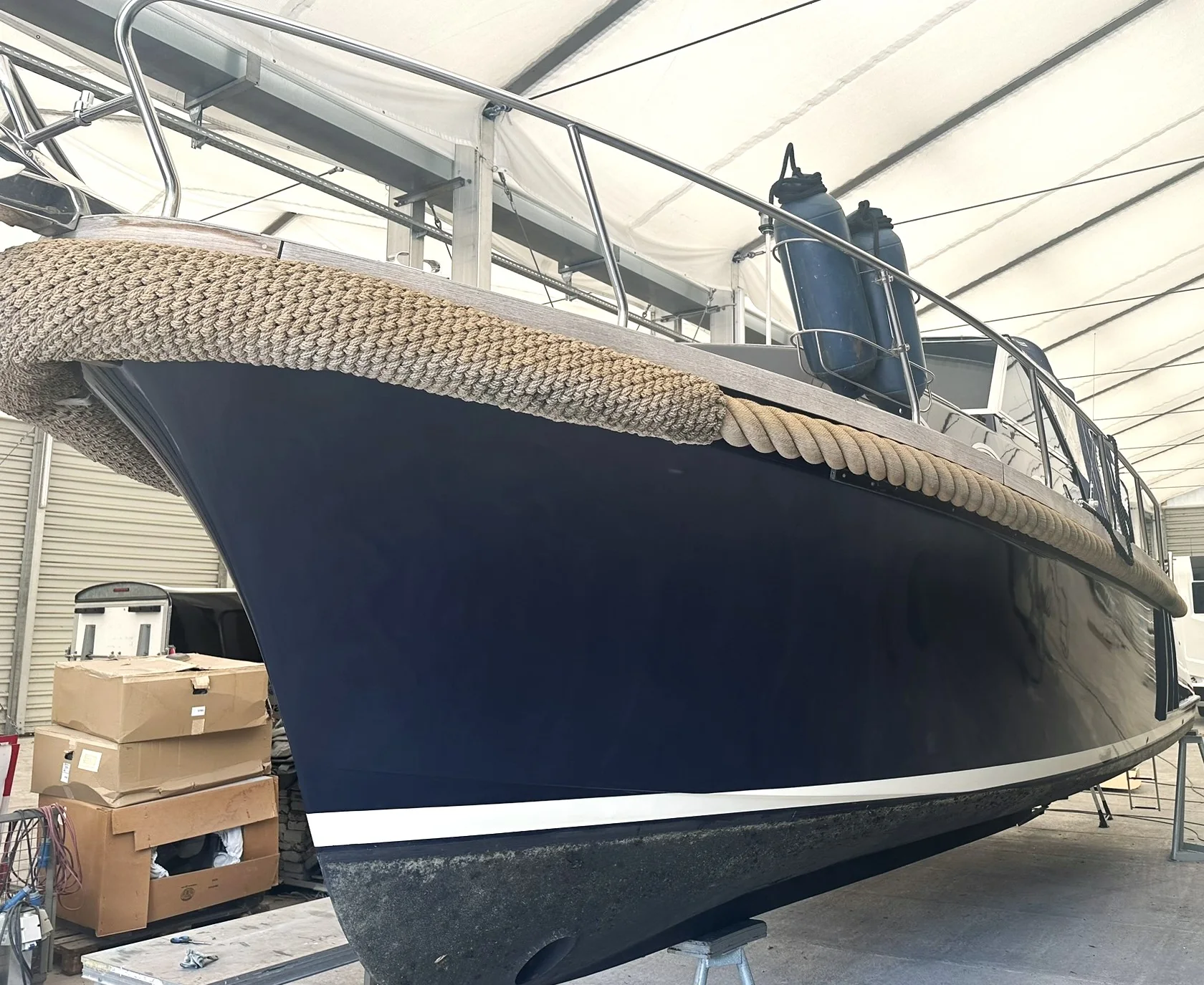 Dark blue hull – overall view – Yacht-Folie project gallery
