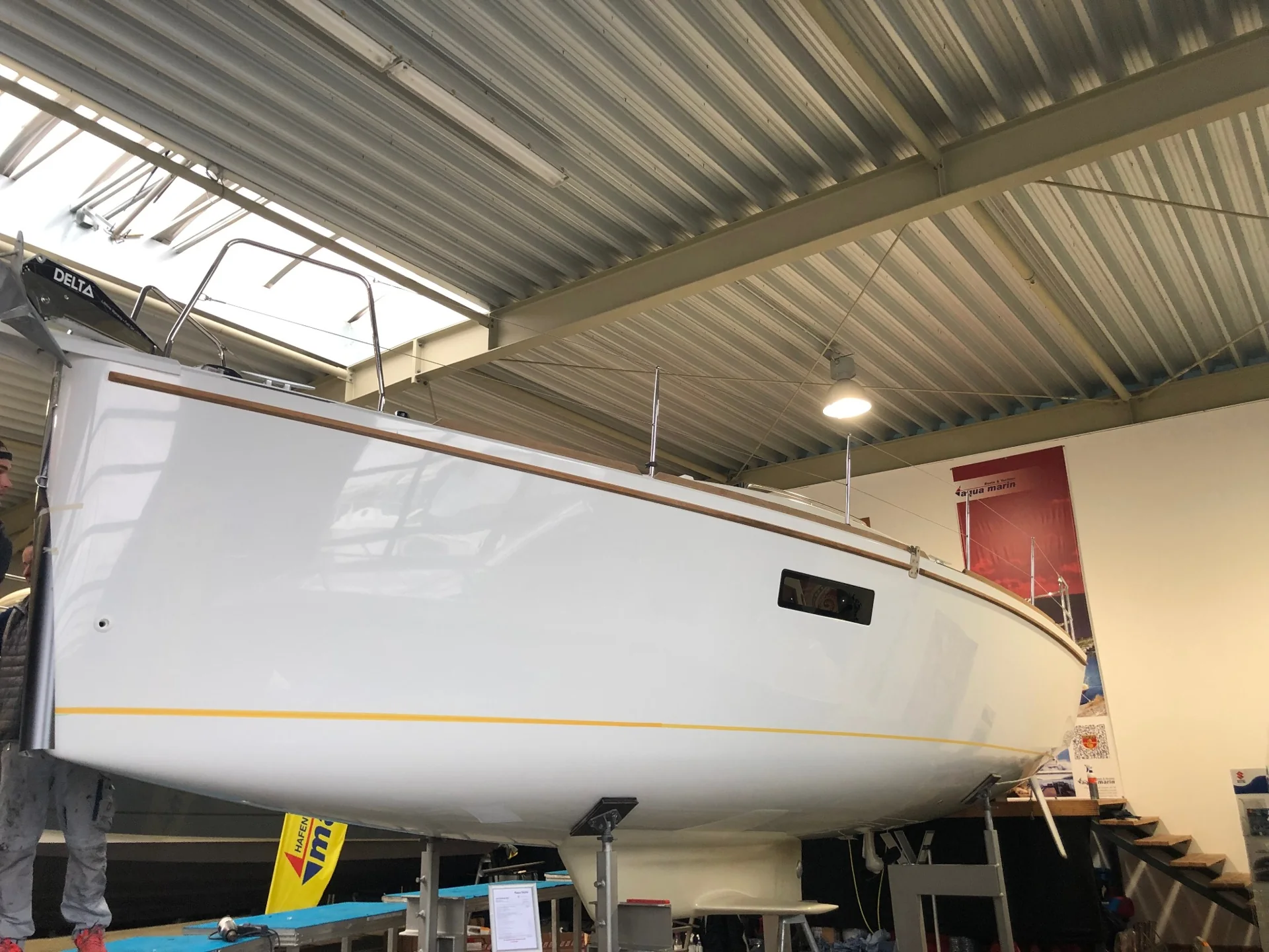 White hull in the workshop – Yacht-Folie project gallery