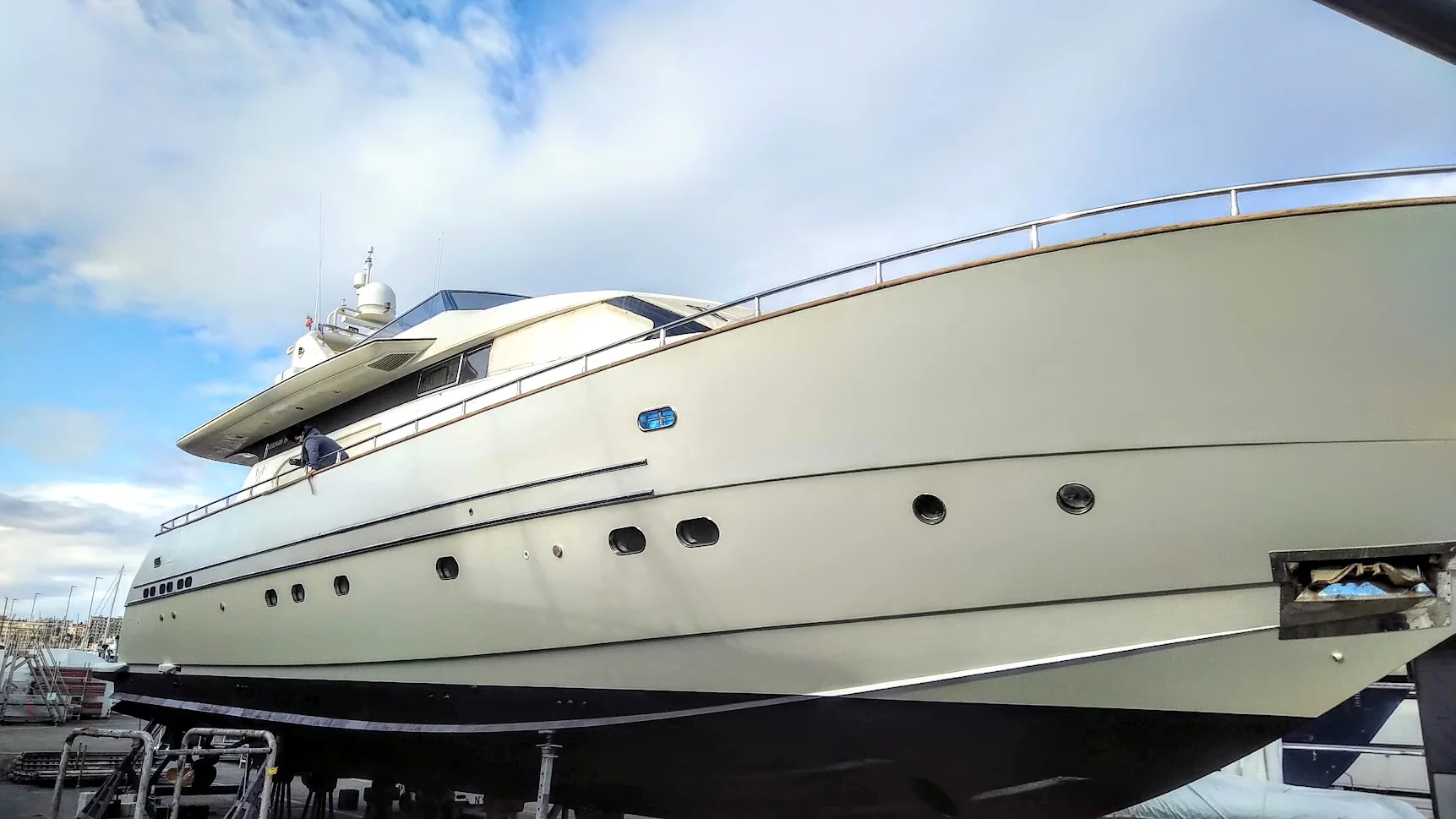 Yacht outside – side view – Yacht-Folie project gallery