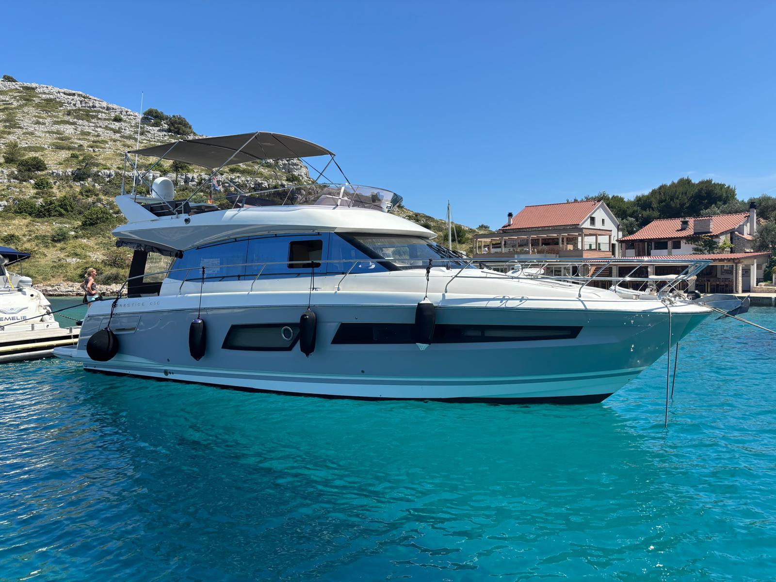 Prestige 450 Fly project photograph 4