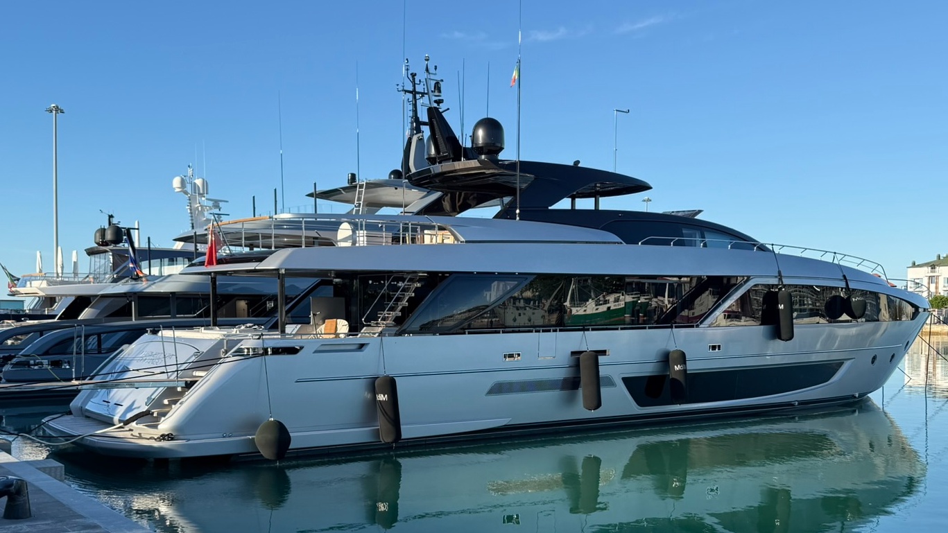 Superyacht wrapping - Premium Yacht Wrapping
